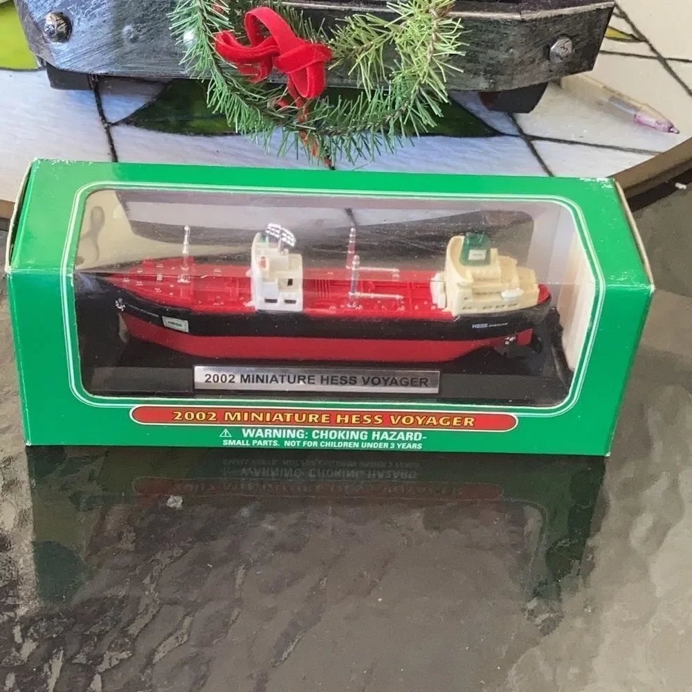 2002 Hess Miniature Voyager Hess NIB